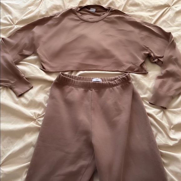 ARITZIA TNA DUSTY MAUVE SET - Picture 2 of 2
